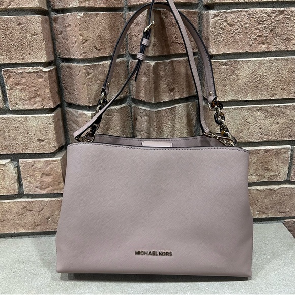 sold!! - Picture 1 of 8